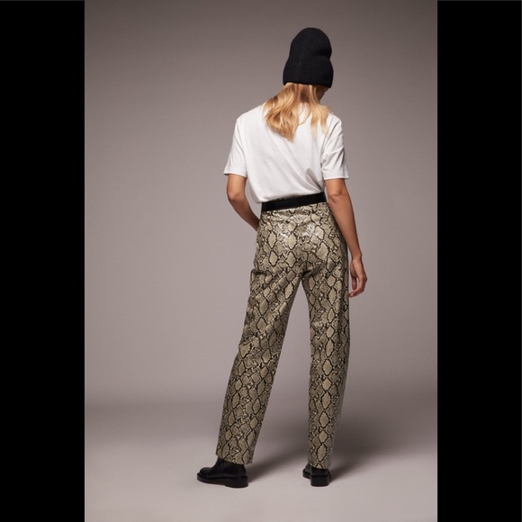 SNAKE PRINT PANTS
Zara - Picture 3 of 15